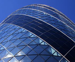 The_Gherkin,_towering_over_London_-_panoramio_(1)