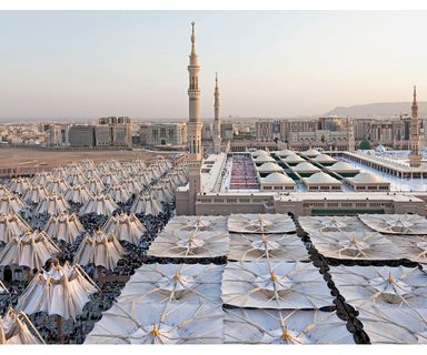 Umbrellas_for_the_Piazza_of_the_Prophet’s_Holy_Mosque,_Madinah,_SA